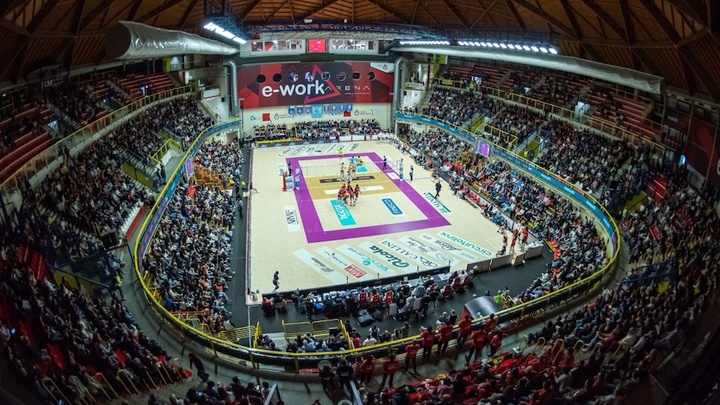 Bùng nổ tại e-work arena: Eurotek Uyba Busto Arsizio sẵn sàng cho chặng nước rút Serie A1
