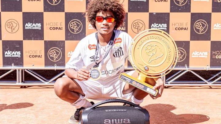 Tranh cãi nổ ra ở Brazil về vụ tranh giành "Neymar 2.0", thần đồng 13 tuổi