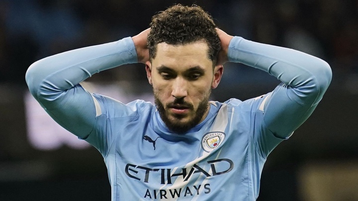 Man City lãng phí cơ hội khiến cuộc đua vô địch thêm phức tạp