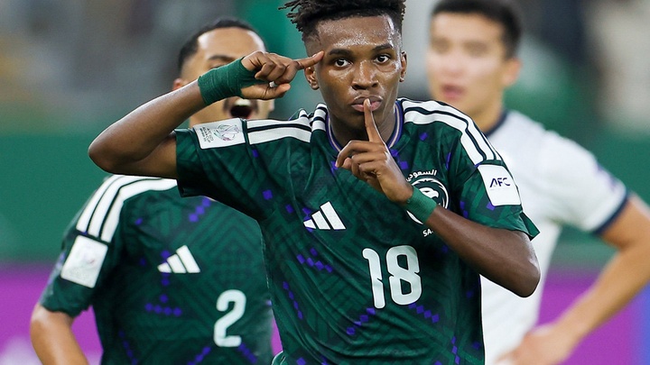 U23 Saudi Arabia thắng nhọc trong thế hơn người, U23 Việt Nam chiếm ngôi đầu bảng A