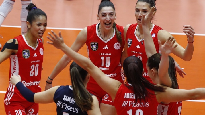 Olympiacos ngược dòng hạ nhà vô địch Serbia, Stevanović tỏa sáng rực rỡ tại Champions League