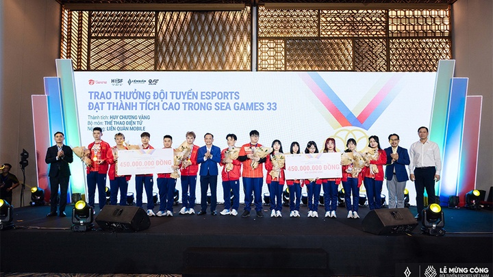 Garena Việt Nam trao tặng hơn 1 tỷ đồng cho các đội tuyển Esports đạt thành tích cao tại SEA Games 33