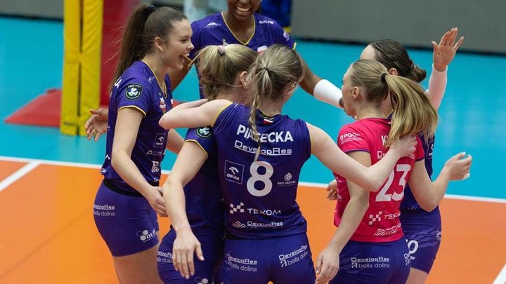 Developres Rzeszów chấm dứt chuỗi thắng của Uni Opole, giữ vững vị thế tại giải Ba Lan