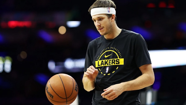 HLV Lakers JJ Redick tiết lộ sự thật về Austin Reaves: "Một kẻ nghiện bóng rổ" dù đang chấn thương