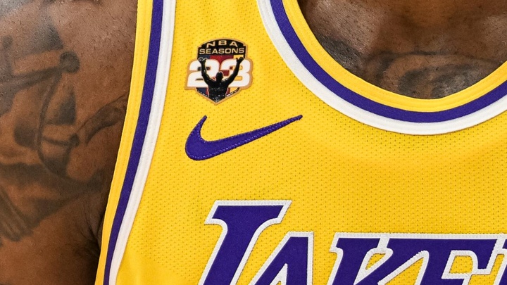 Chi tiết về patch áo kỷ lục NBA đặc biệt của LeBron James: Sẽ được biến thành thẻ bài Topps siêu hiếm
