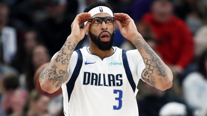 Anthony Davis tránh được phẫu thuật bàn tay, Mavericks vẫn ráo riết tìm đối tác chuyển nhượng