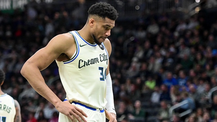 Giannis Antetokounmpo "bật" lại CĐV nhà: "Tôi không nghĩ điều này công bằng với đội"