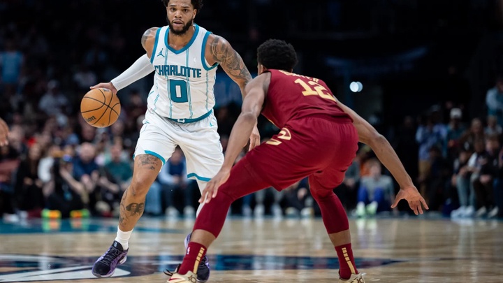 Lakers bị Klutch Sports "ép" mua De’Andre Hunter hoặc Miles Bridges trước NBA Trade Deadline?