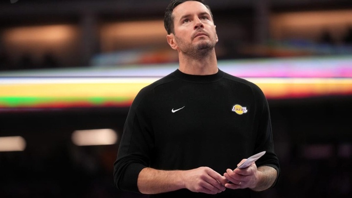 HLV JJ Redick gay gắt bảo vệ LeBron James: "Những kẻ chỉ trích anh ta thật là điên rồ"