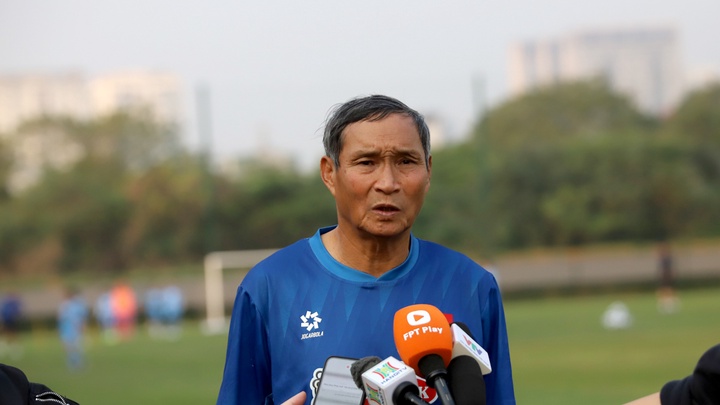 HLV Mai Đức Chung nói rõ lý do tiếp tục gắn bó với tuyển nữ Việt Nam