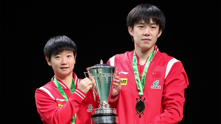 Bộ đôi bóng bàn số 1 thế giới Wang Chuqin – Sun Yingsha tái xuất Singapore Smash 2026