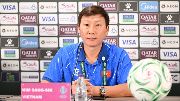 HLV Kim Sang Sik: “U23 UAE vượt trội hơn về thể chất, tốc độ”