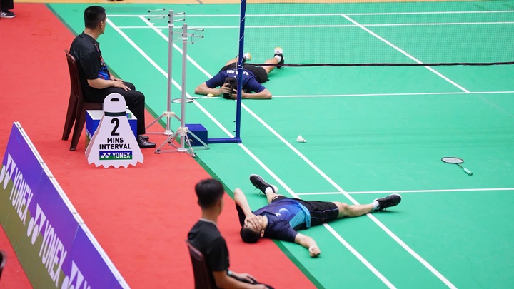 Nguyễn Tiến Minh và Trần Lê Mạnh An vắt kiệt sức ở giải cầu lông Vô Địch Cá nhân Quốc Gia 2025