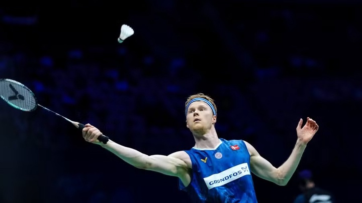 Antonsen dễ dàng đánh bại tay vợt Malaysia không được xếp hạng hạt giống để tiến vào tứ kết giải cầu lông Korea Open