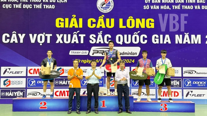 Giải cầu lông các cây vợt xuất sắc quốc gia năm 2024 Lê Đức Phát thắng Nguyễn Tiến Minh ở chung