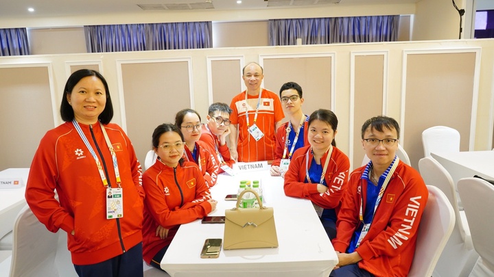 Vợ chồng Trường Sơn - Thảo Nguyên giúp cờ vua lập cú đúp, đưa đoàn Việt Nam chạm mốc 80 Vàng tại SEA Games 33