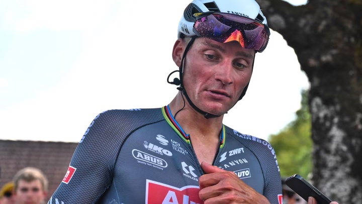 Mathieu van der Poel buộc phải bỏ cuộc đua xe đạp Tour de France 2025 v&igrave;  vi&ecirc;m phổi