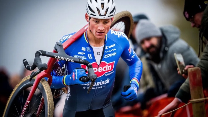 Van der Poel thống trị đua xe đạp địa hình năm 2025: Khi chiến thắng trở thành... thói quen nhàm chán