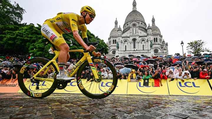 Tadej Pogacar vô địch cuộc đua xe đạp Tour de France 2025, nhưng vuột chiến thắng chặng cuối