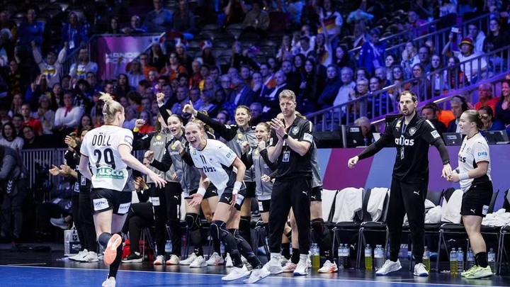 Đức đánh bại Pháp để giành vé vào chung kết Giải bóng ném VĐTG lần đầu tiên sau 32 năm kèm tiền thưởng khổng lồ