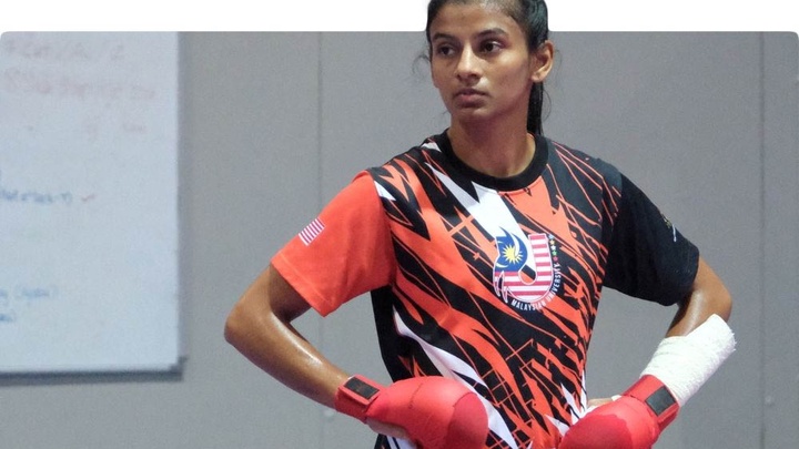 Shahmalarani mang về tấm huy chương bạc karate thế giới đầu tiên cho Malaysia sau 11 năm