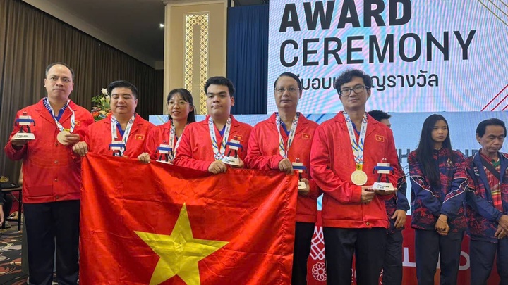 Việt Nam đoạt huy chương bạc Cờ Makruk nội dung Đồng đội hỗn hợp Cờ tiêu chuẩn tại SEA Games 33