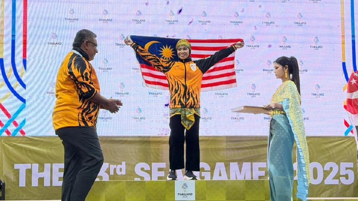 Nur Syafiqah giành huy chương vàng đầu tiên tại SEA Games ở nội dung đơn nữ Pencak Silat