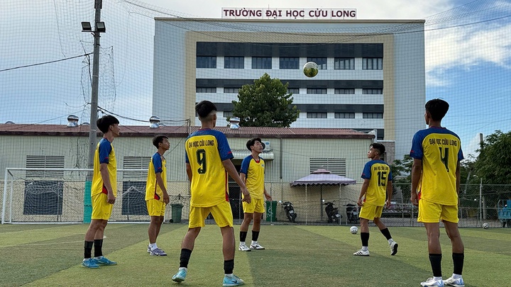 Giải bóng đá sinh viên toàn quốc - Cúp TV360: Trường Đại học Cửu Long mang tinh thần 'Trung thực - Đoàn kết'