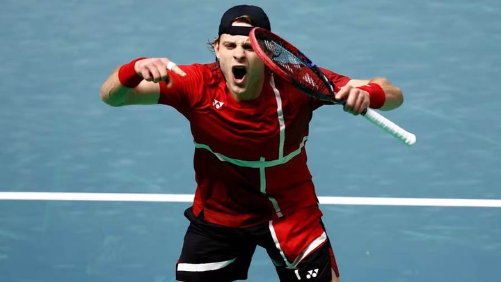 Bergs và Collignon đưa Bỉ vượt qua Pháp vào bán kết giải quần vợt Davis Cup 2025