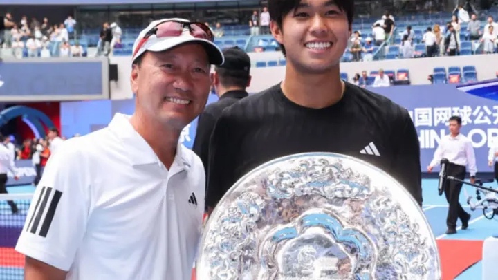 Learner Tien đăng quang Next Gen ATP Finals dưới sự dẫn dắt của huyền thoại quần vợt Michael Chang