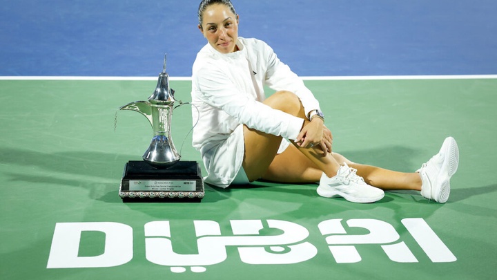 Con gái tỷ phú Jessica Pegula vô địch quần vợt Dubai Open 2026: Bài học về bản lĩnh vượt ngưỡng tuổi 30