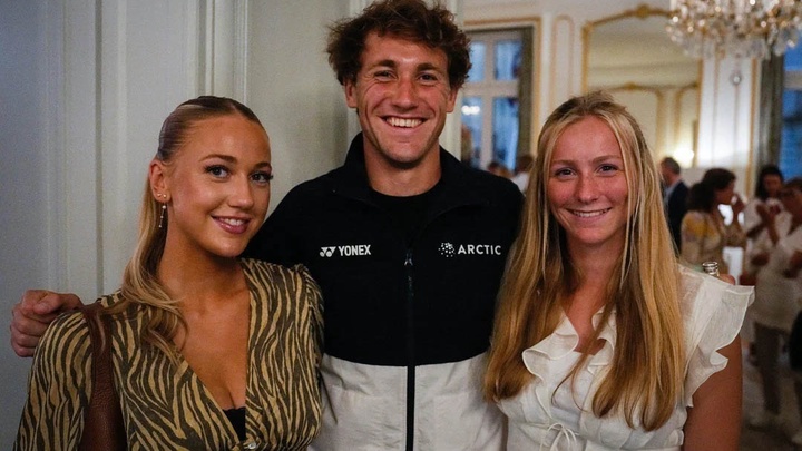 "Anh trai nhà người ta": Những món quà triệu đô bằng tiền thưởng quần vợt