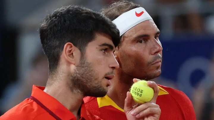 Huyền thoại quần vợt Rafael Nadal lên tiếng về tin đồn dẫn dắt Carlos Alcaraz sau cú sốc "trảm tướng"