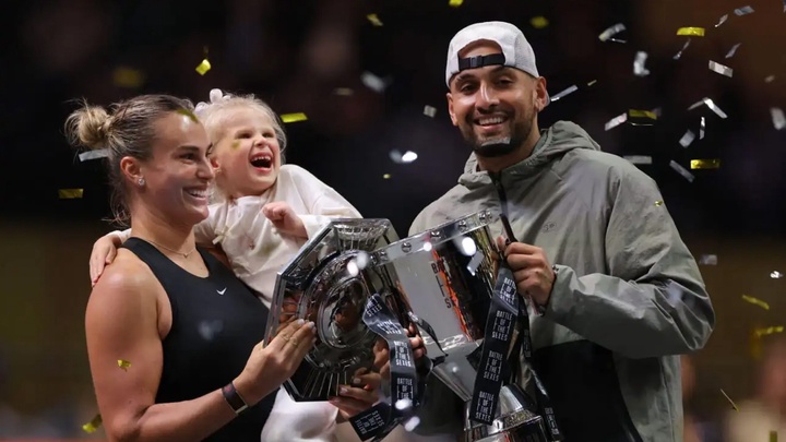 Nick Kyrgios đánh bại Aryna Sabalenka trong "Trận chiến giữa hai giới" được quần vợt mong chờ từ lâu ở Dubai