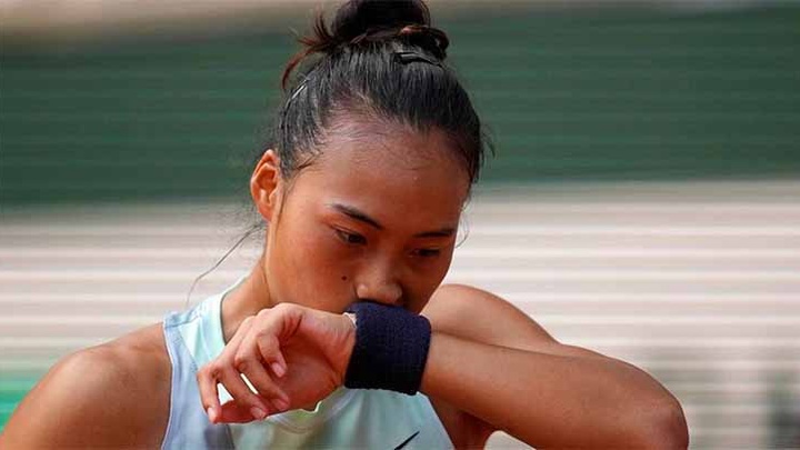 Nhà vô địch Olympic Zheng Qinwen rút khỏi giải quần vợt Úc mở rộng