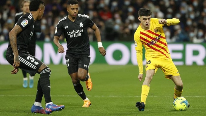 Barca mơ về chức vô địch sau khi đè bẹp Real Madrid