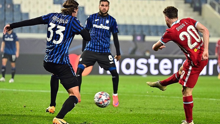 Diogo Jota cùng Liverpool lập hat-trick vô tiền khoáng hậu
