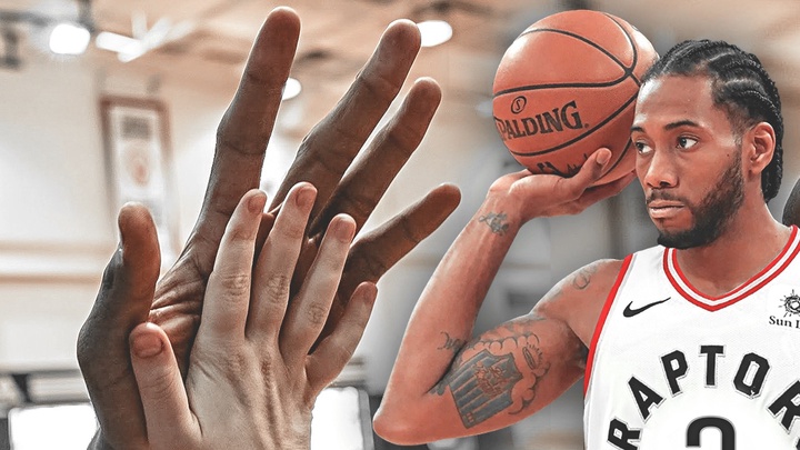 Top 15 cầu thủ có bàn tay lớn nhất NBA: Kawhi Leonard cũng chỉ thứ 9!