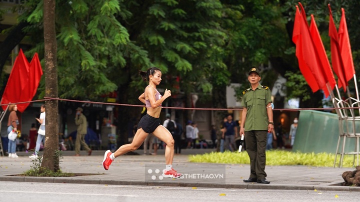 Một số bài tập cơ bản trong luyện tập chạy bộ, VĐV dự Viettel Marathon nên biết