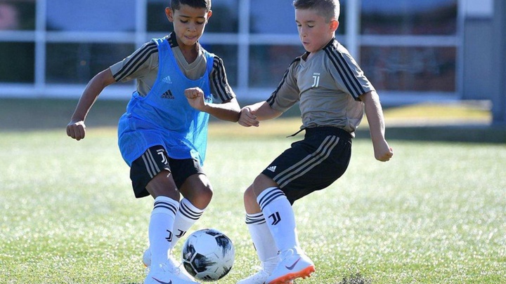 Cristiano Ronaldo Jr cao bao nhiêu, tài năng thế nào?