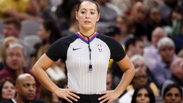 Trọng tài NBA thay đổi cách điều hành trận đấu khi vắng khán giả