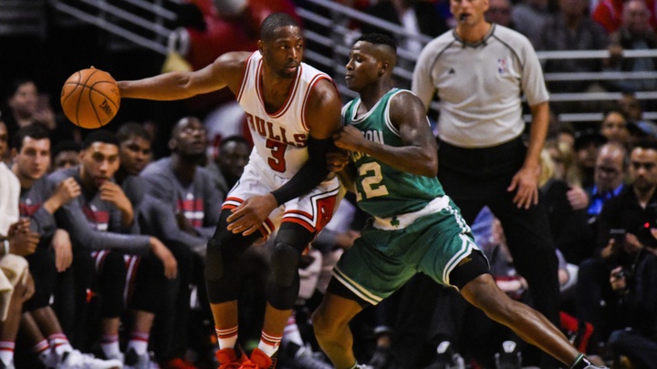 Tài năng trẻ Celtics học tập thần tượng Dwyane Wade bằng cách... ngã ...