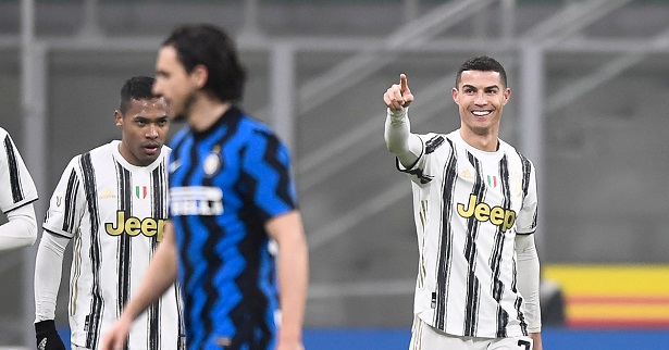 Ronaldo xuất sắc như thế nào ở tuổi 36 so với các ngôi sao khác?