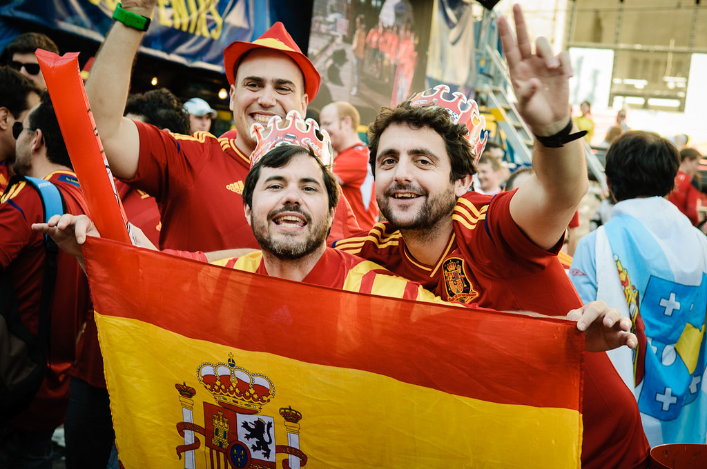 LĐBĐ Tây Ban Nha đau đầu tìm cách đưa CĐV tới Wembley xem bán kết EURO