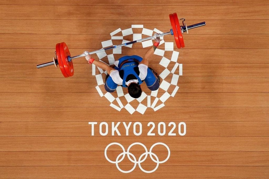Lại rơi ba lần tạ cử đẩy, Thạch Kim Tuấn thảm bại ở Olympic 2021