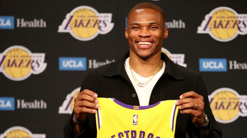 Russell Westbrook ra mắt LA Lakers: 