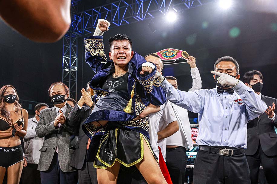 Chùm ảnh: Nguyễn Thị Thu Nhi đánh bại Etsuko Tada, lên ngôi vô địch WBO thế giới