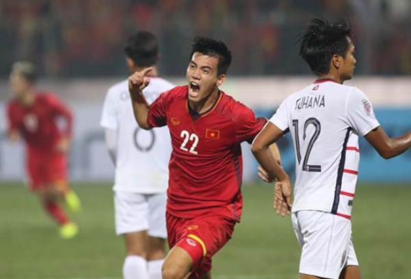 Việt Nam 2-0 Campuchia: Tiến Linh lập cú đúp