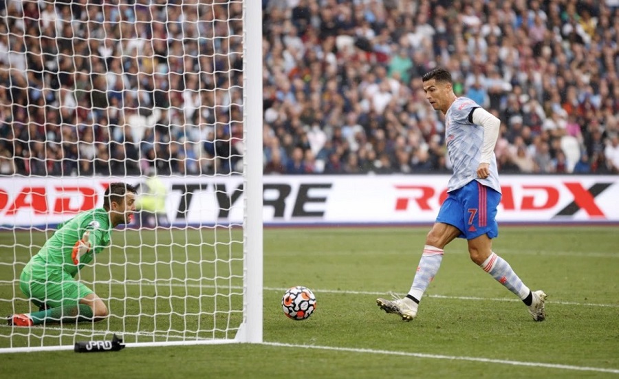 Trực tiếp MU vs West Ham: Ronaldo đọ súng Antonio