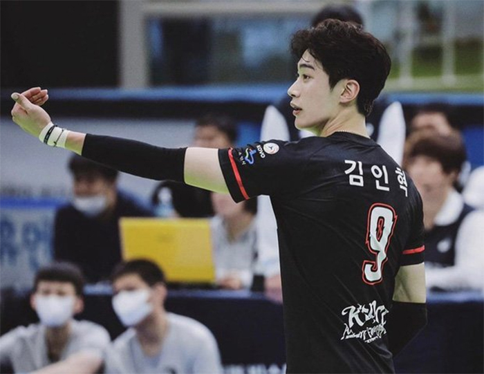 VĐV bóng chuyền Hàn Quốc tự tử vì bạo lực trực tuyến